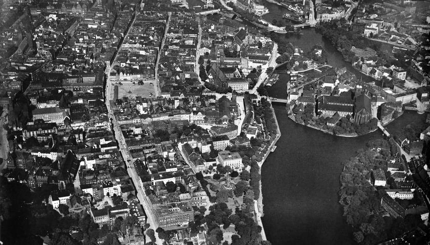 Lata 1920-1930, Nowe Miasto. W dole widać dzisiejszą ulicę Purkyniego.