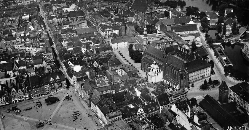 Lata 1920-1935, Nowy Targ i okolice placu Nankiera.