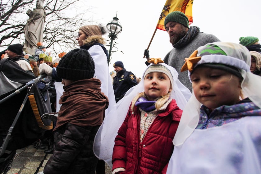 Uczestnicy Orszaku Trzech Króli 2024