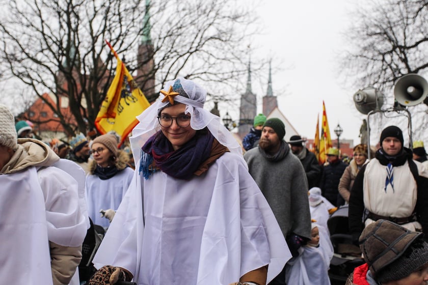 Uczestnicy Orszaku Trzech Króli 2024