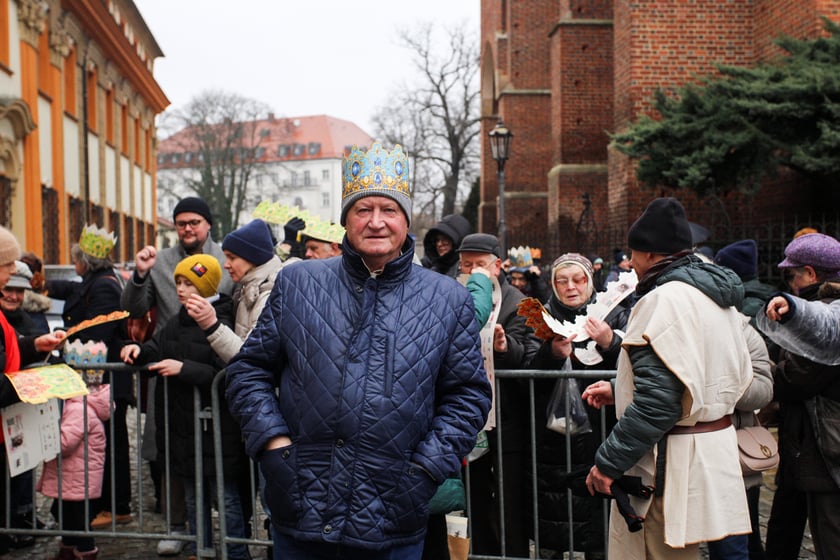 Uczestnicy Orszaku Trzech Króli 2024