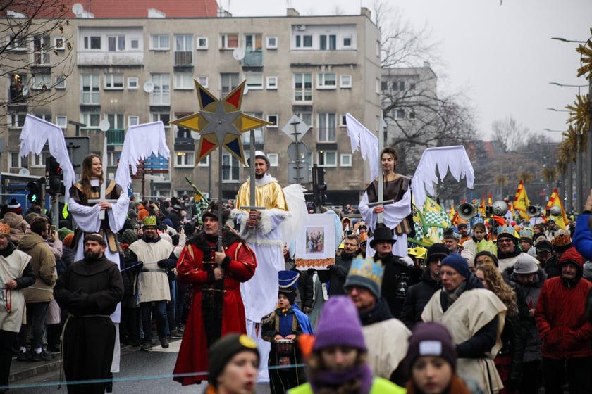 Uczestnicy Orszaku Trzech Króli 2024