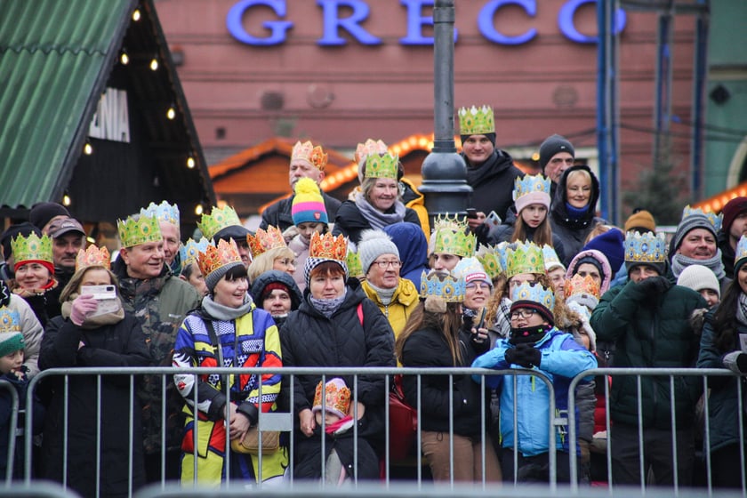 Uczestnicy Orszaku Trzech Króli 2024