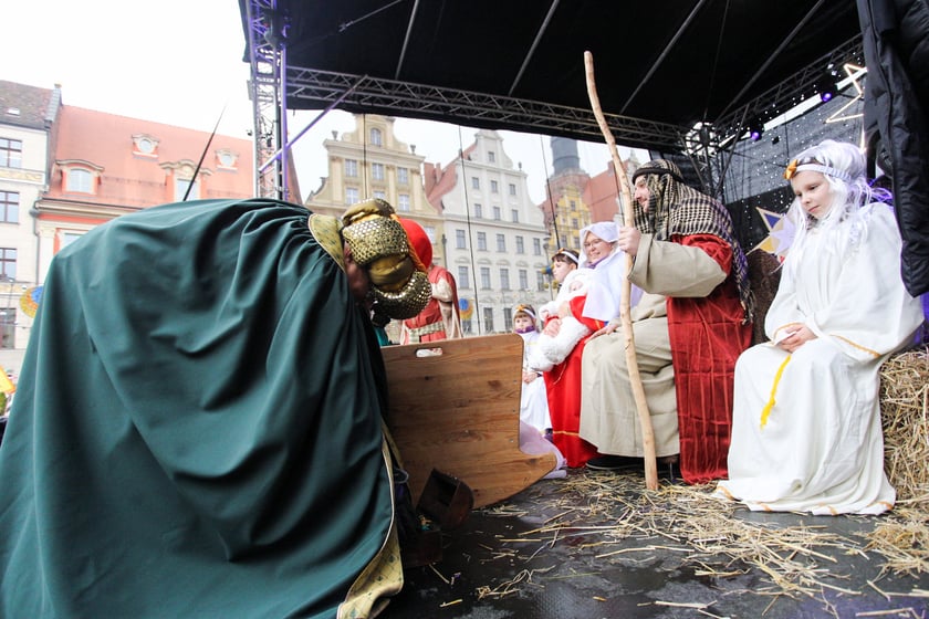 Uczestnicy Orszaku Trzech Króli 2024