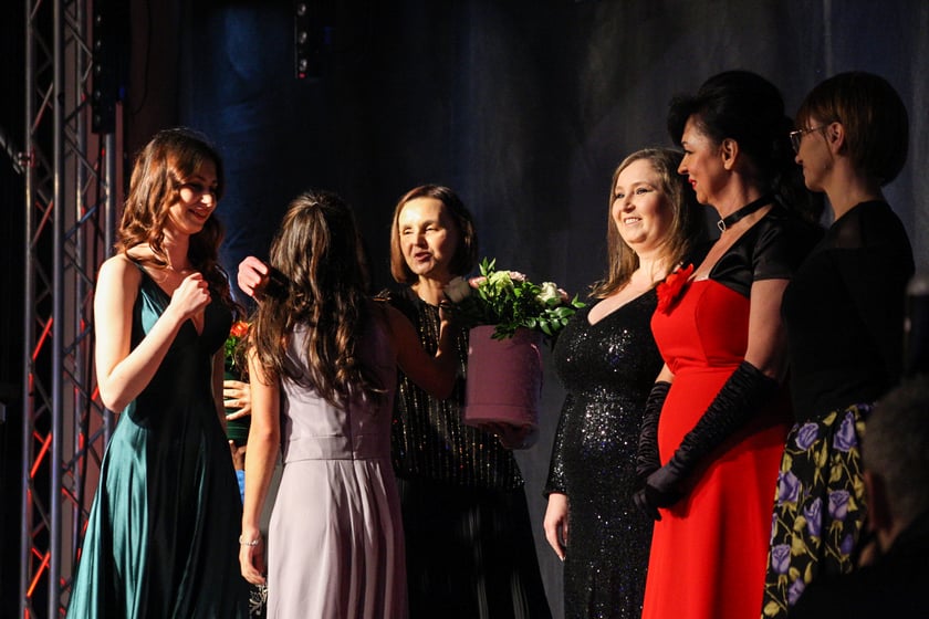 Studni&oacute;wka uczni&oacute;w ostatnich klas Liceum Og&oacute;lnokształcącego nr I im. Danuty Siedzik&oacute;wny &bdquo;Inki&rdquo; we Wrocławiu