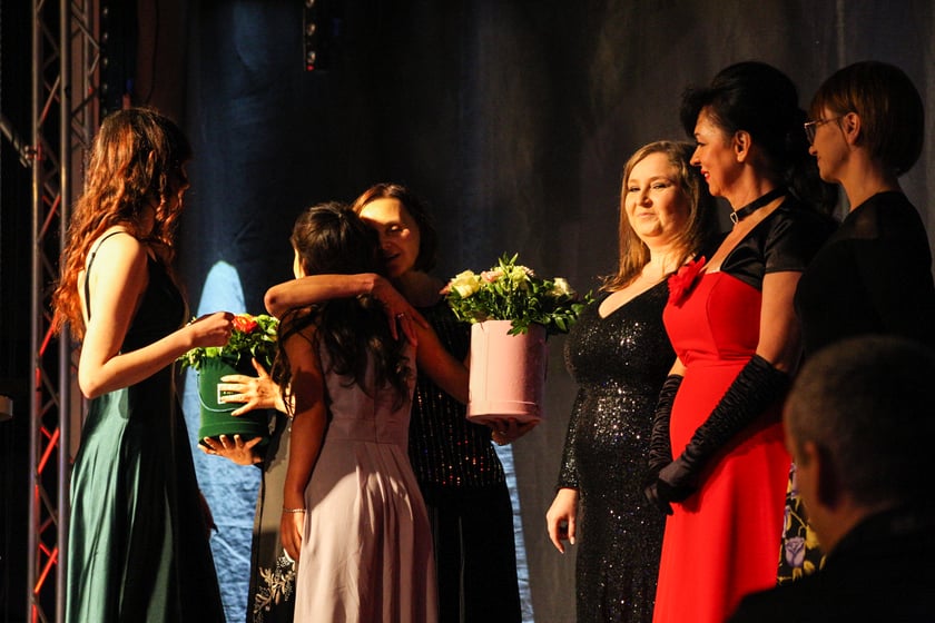 Studni&oacute;wka uczni&oacute;w ostatnich klas Liceum Og&oacute;lnokształcącego nr I im. Danuty Siedzik&oacute;wny &bdquo;Inki&rdquo; we Wrocławiu