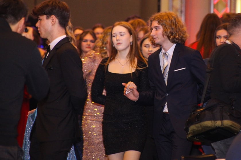 Studni&oacute;wka uczni&oacute;w ostatnich klas Liceum Og&oacute;lnokształcącego nr I im. Danuty Siedzik&oacute;wny &bdquo;Inki&rdquo; we Wrocławiu