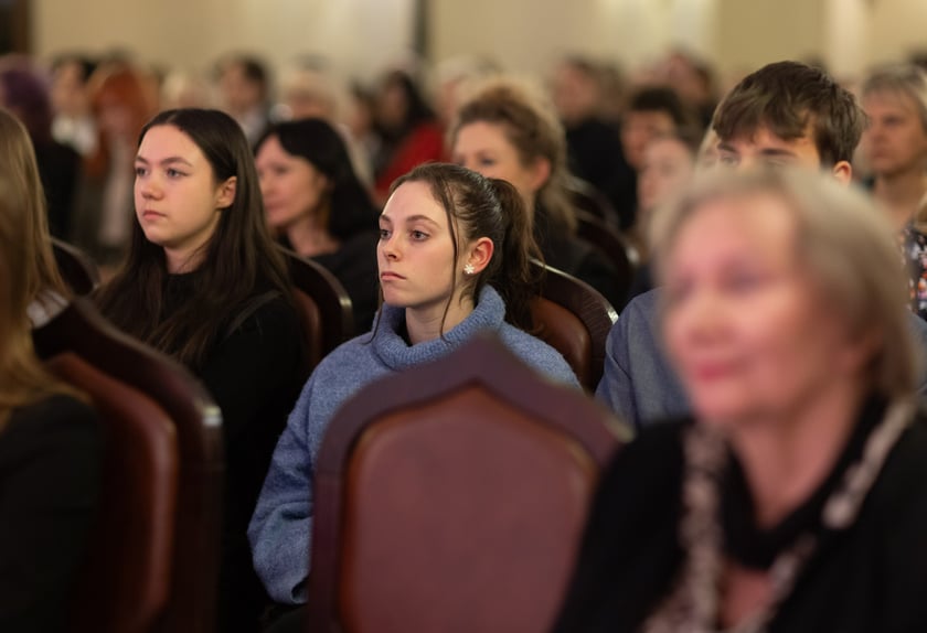 Uroczystość wręczenia wyróżnień prezydenta Wrocławia dla zaangażowanej społecznie młodzieży oraz współpracujących z nią naukowców, nauczycieli, przedstawicieli organizacji pozarządowych. Wrocław., 10 stycznia 2024