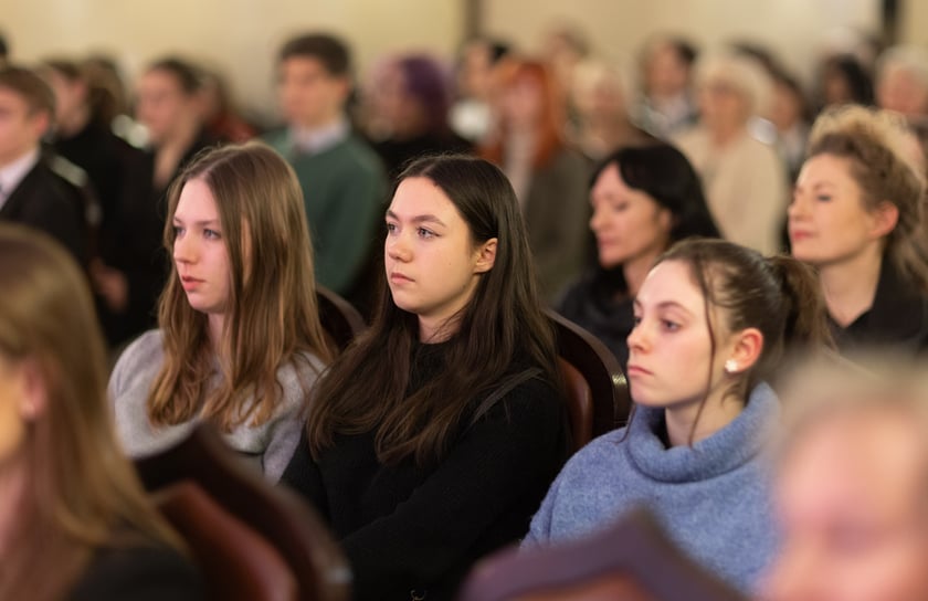 Uroczystość wręczenia wyróżnień prezydenta Wrocławia dla zaangażowanej społecznie młodzieży oraz współpracujących z nią naukowców, nauczycieli, przedstawicieli organizacji pozarządowych. Wrocław., 10 stycznia 2024