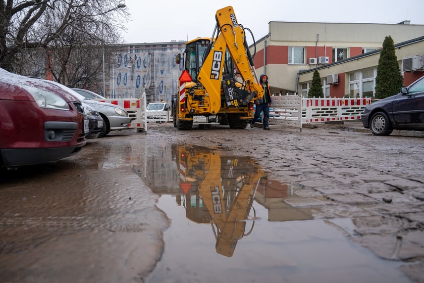 Ekipa remontowa MPWiK na ul. Inowrocławskiej