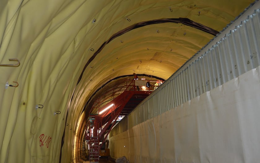 Prace w tunelu koło Trzcińska na Dolnym Śląsku
