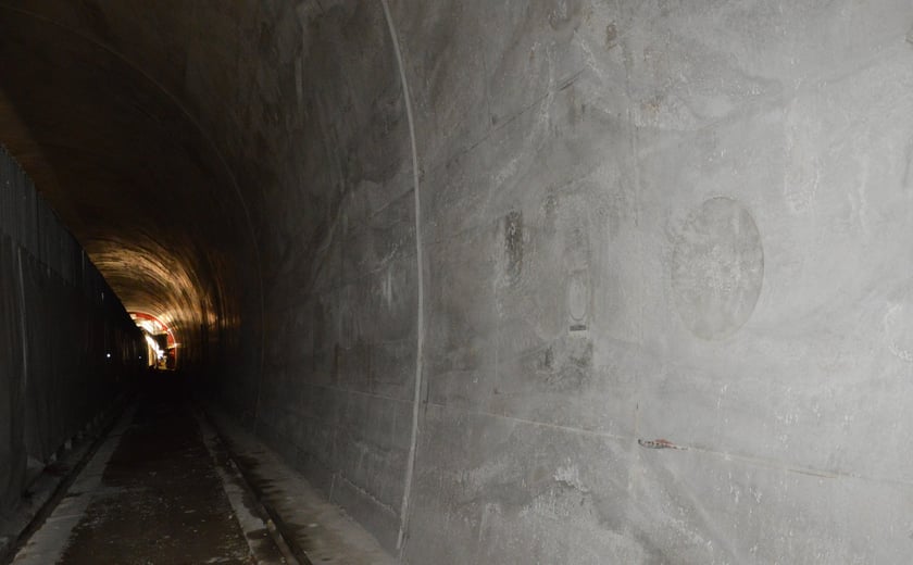 Prace w tunelu koło Trzcińska na Dolnym Śląsku