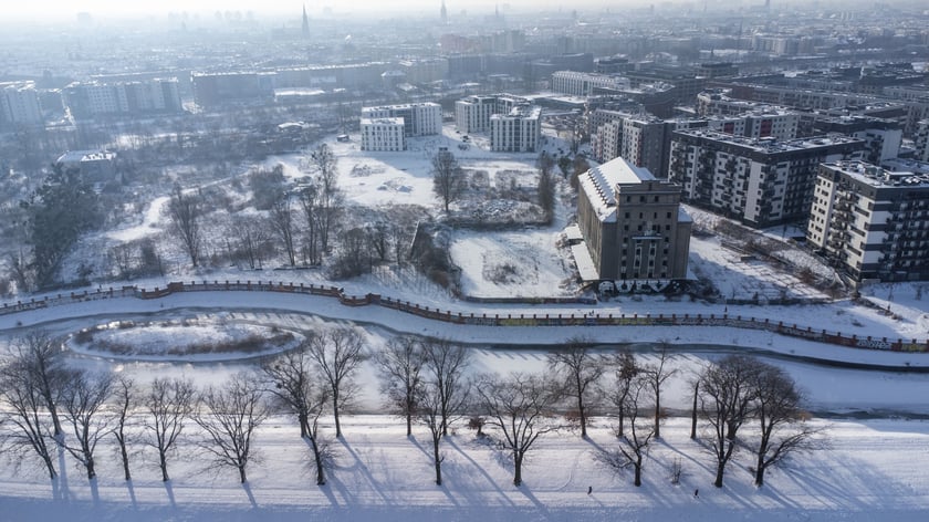 Elewator zbożowy przy ul. Rychtalskiej na Kleczkowie