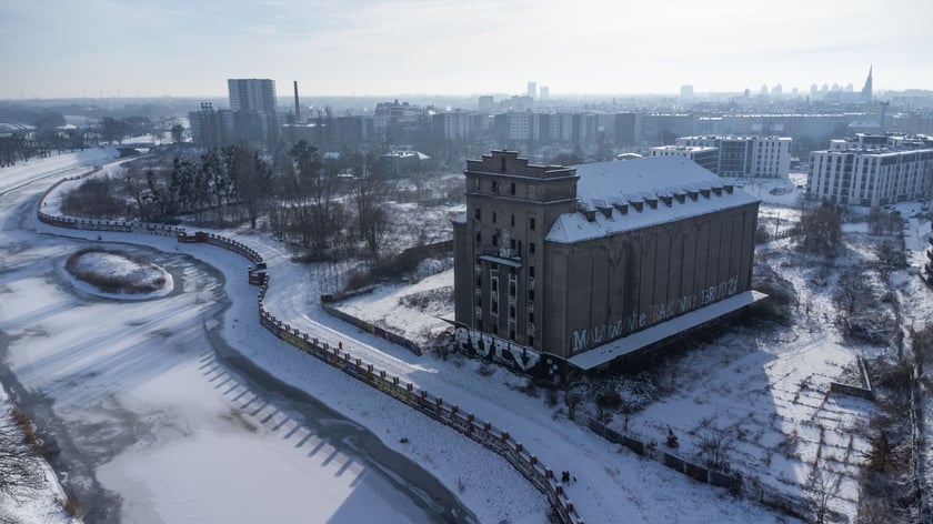 Elewator zbożowy przy ul. Rychtalskiej na Kleczkowie