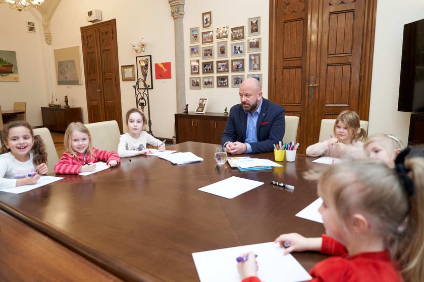 Wizyta przedszkolaków z Niepublicznego Przedszkola "Łobuziaki" u prezydenta Wrocławia