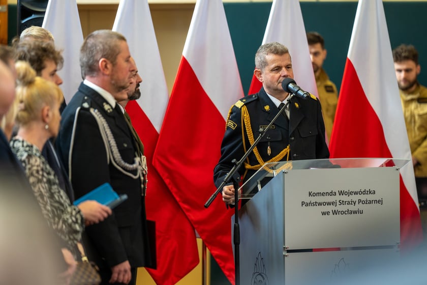 Uroczysty apel z okazji zakończenia służby w Państwowej Straży Pożarnej nadbryg. Marka Kamińskiego