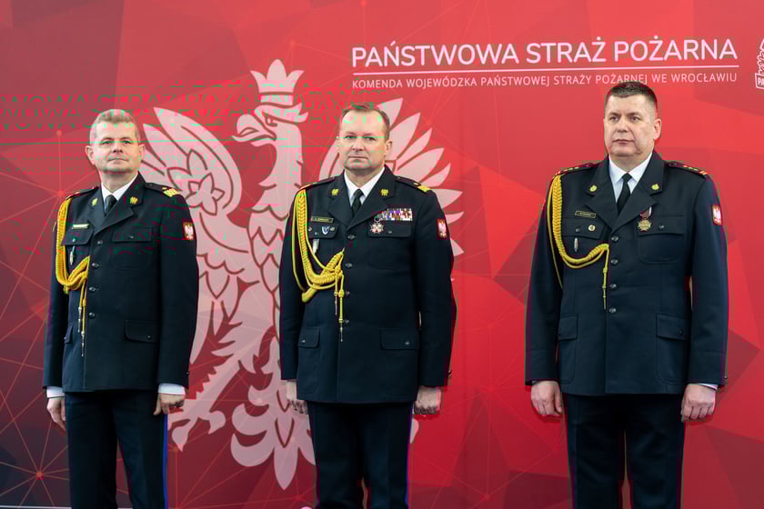 Uroczysty apel z okazji zakończenia służby w Państwowej Straży Pożarnej nadbryg. Marka Kamińskiego