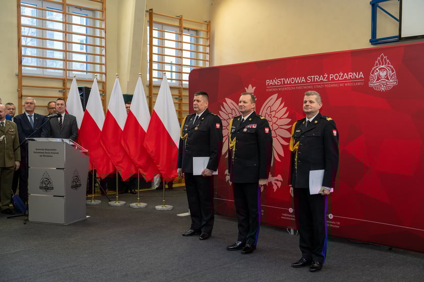 Uroczysty apel z okazji zakończenia służby w Państwowej Straży Pożarnej nadbryg. Marka Kamińskiego