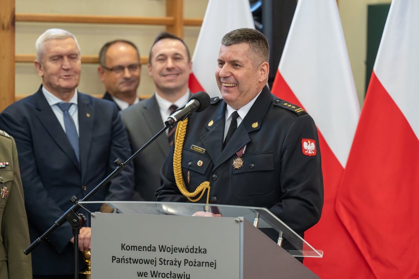 Uroczysty apel z okazji zakończenia służby w Państwowej Straży Pożarnej nadbryg. Marka Kamińskiego