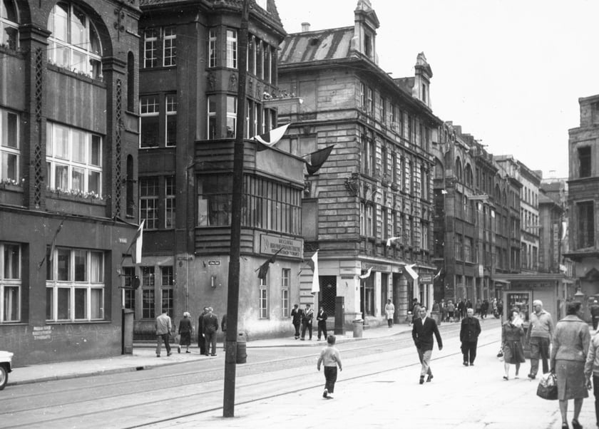Ul. Ruska w latach 60. Widać nieistniejące już budynki