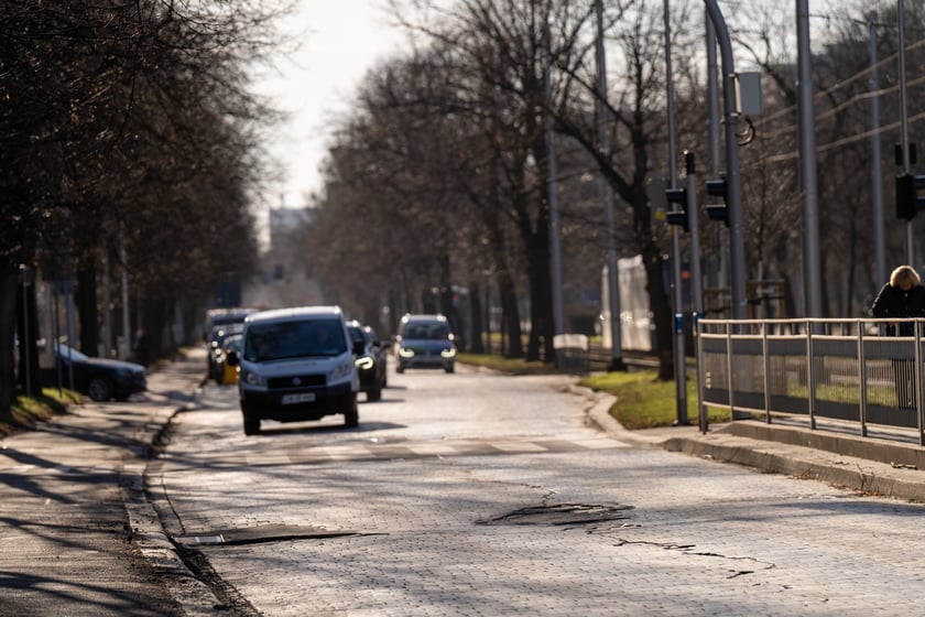 Ulica Powstańców Śląskich w styczniu 2024