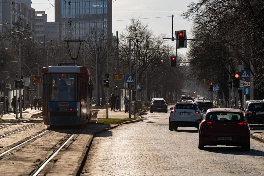 Ulica Powstańców Śląskich w styczniu 2024