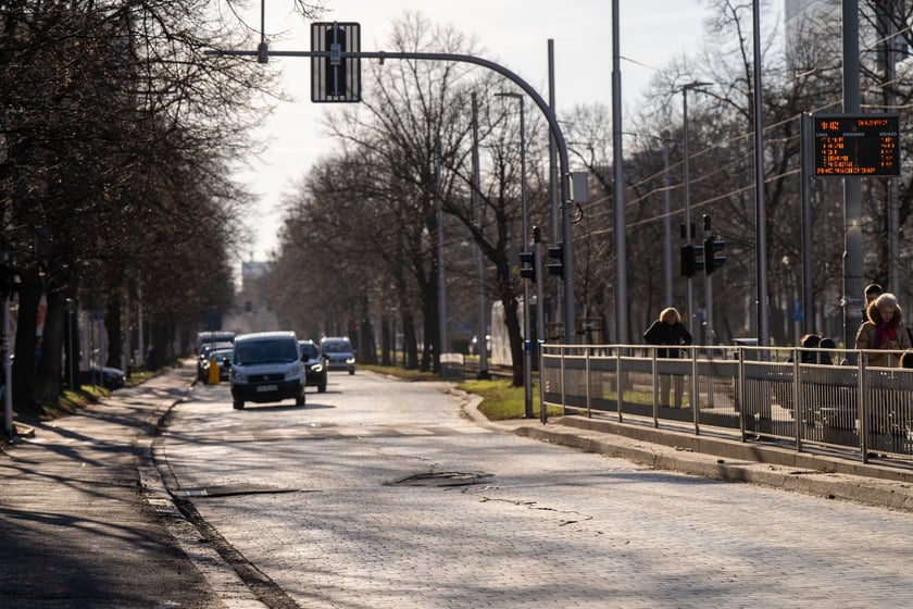 Ulica Powstańców Śląskich w styczniu 2024