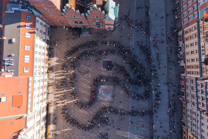 Polonez dla Fredry z drona