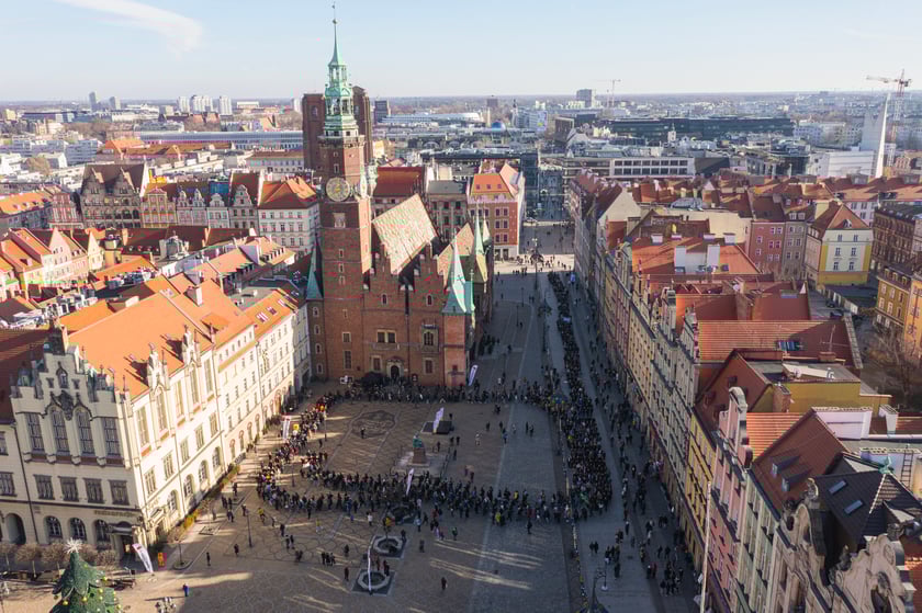 Polonez dla Fredry z drona