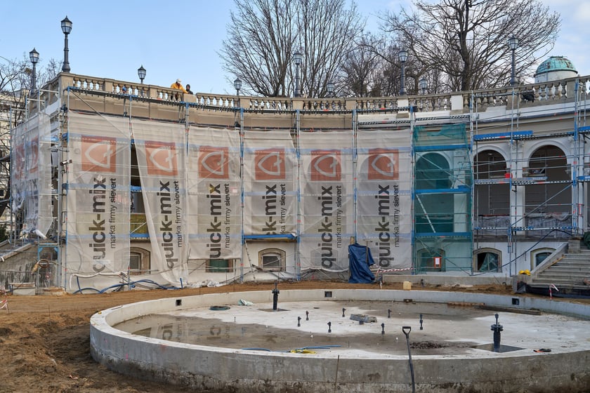Remont Bastionu Sakowego na wzgórzu Partyzantów.