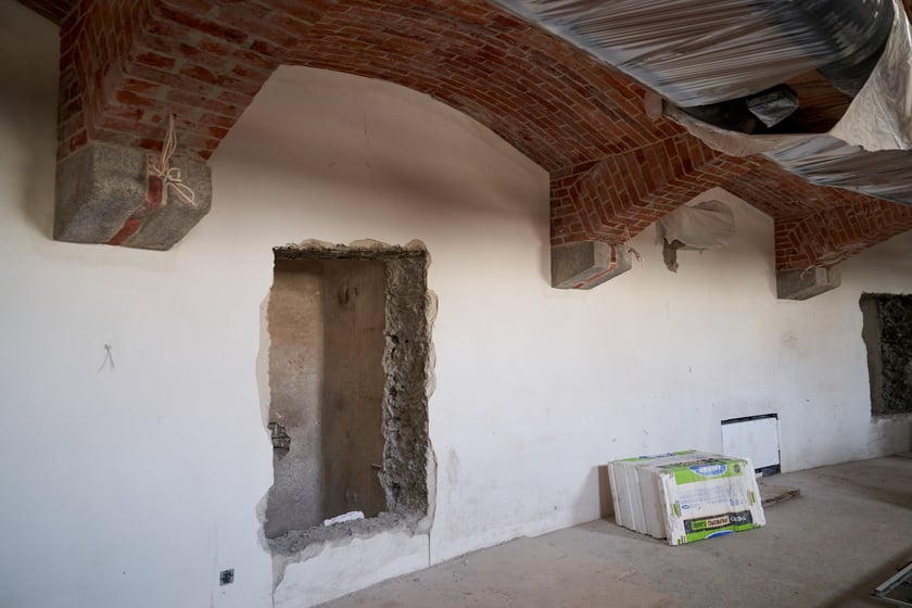 Remont Bastionu Sakowego na wzgórzu Partyzantów.