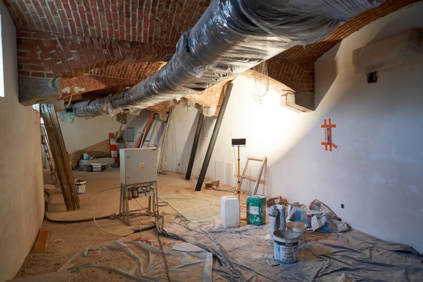 Remont Bastionu Sakowego na wzgórzu Partyzantów.