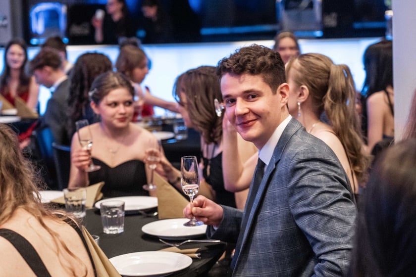 Studniówka maturzystów VII LO we Wrocławiu