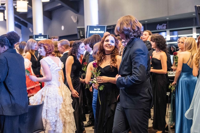 Studniówka maturzystów VII LO we Wrocławiu