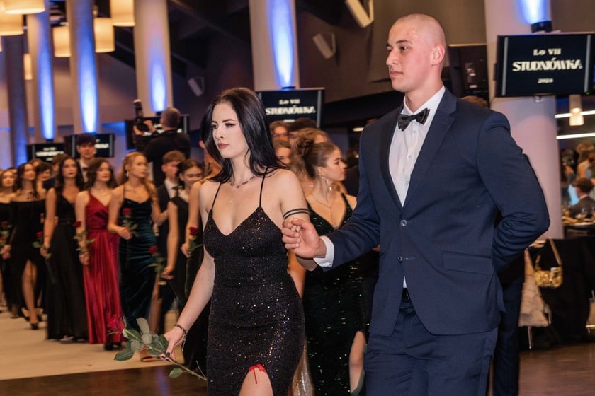 Studniówka maturzystów VII LO we Wrocławiu