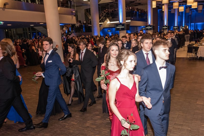 Studniówka maturzystów VII LO we Wrocławiu