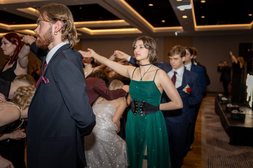 Studni&oacute;wka uczni&oacute;w&nbsp;klas maturalnych XIII LO im. Aleksandra Fredry we Wrocławiu