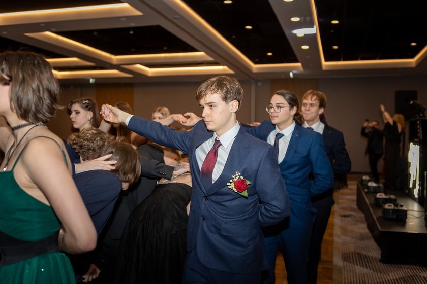 Studni&oacute;wka uczni&oacute;w&nbsp;klas maturalnych XIII LO im. Aleksandra Fredry we Wrocławiu