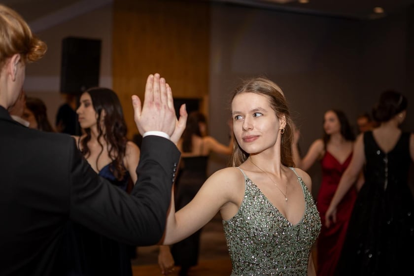 Studni&oacute;wka uczni&oacute;w&nbsp;klas maturalnych XIII LO im. Aleksandra Fredry we Wrocławiu