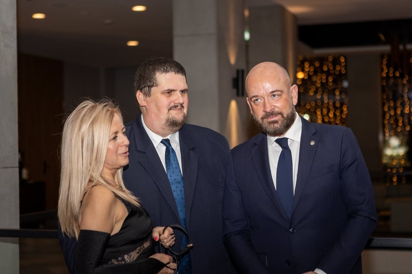 Studni&oacute;wka uczni&oacute;w&nbsp;klas maturalnych XIII LO im. Aleksandra Fredry we Wrocławiu