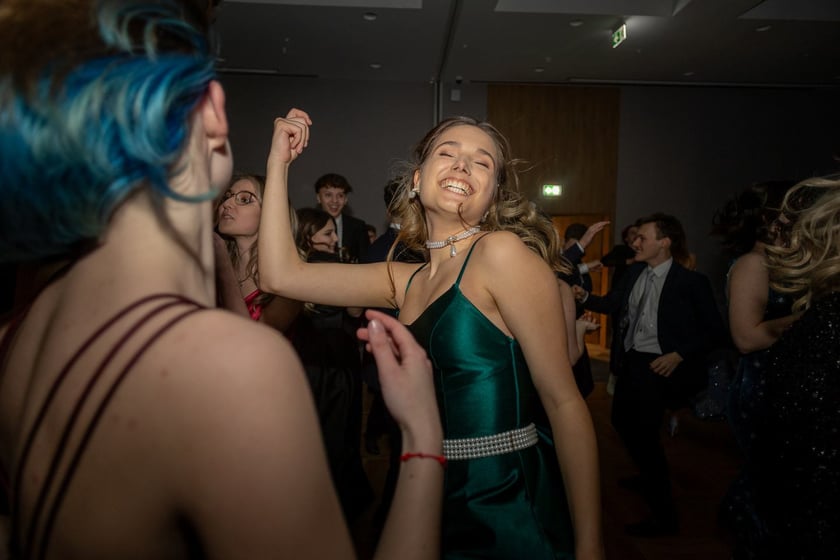 Studni&oacute;wka uczni&oacute;w&nbsp;klas maturalnych XIII LO im. Aleksandra Fredry we Wrocławiu