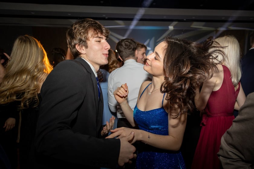 Studni&oacute;wka uczni&oacute;w&nbsp;klas maturalnych XIII LO im. Aleksandra Fredry we Wrocławiu