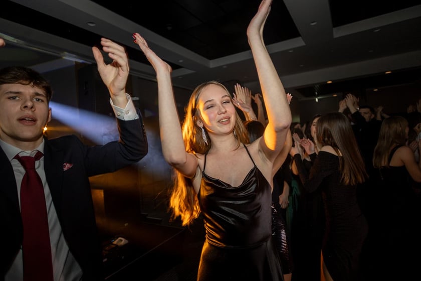 Studni&oacute;wka uczni&oacute;w&nbsp;klas maturalnych XIII LO im. Aleksandra Fredry we Wrocławiu