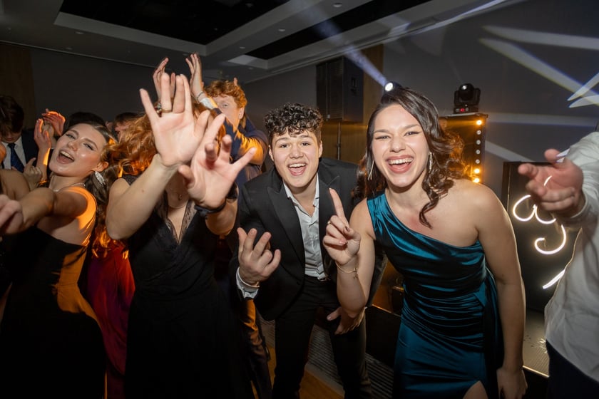 Studni&oacute;wka uczni&oacute;w&nbsp;klas maturalnych XIII LO im. Aleksandra Fredry we Wrocławiu