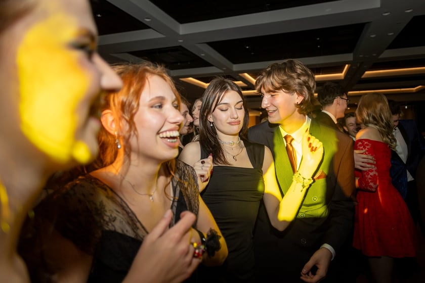 Studni&oacute;wka uczni&oacute;w&nbsp;klas maturalnych XIII LO im. Aleksandra Fredry we Wrocławiu