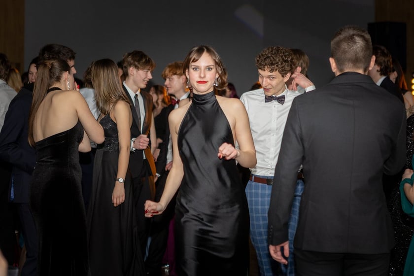 Studni&oacute;wka uczni&oacute;w&nbsp;klas maturalnych XIII LO im. Aleksandra Fredry we Wrocławiu