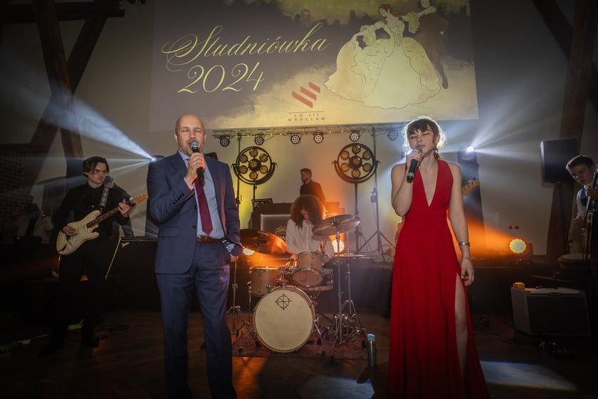 Studni&oacute;wka III LO im. Adama Mickiewicza we Wrocławiu (10 lutego 2024)