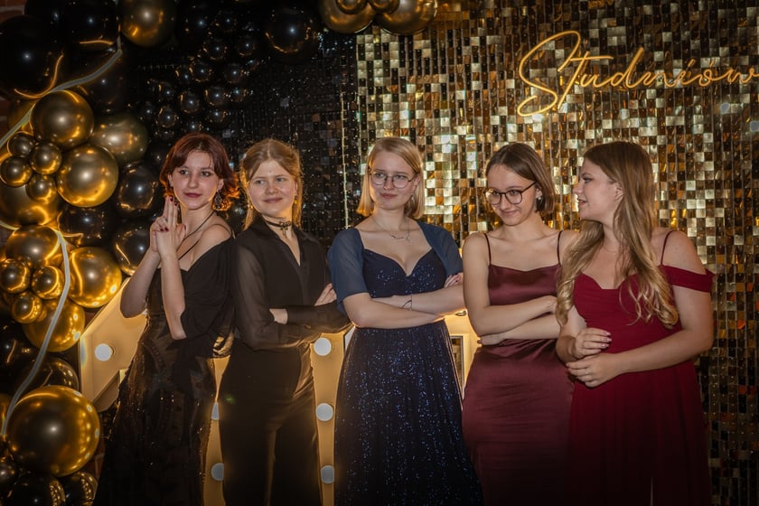 Studni&oacute;wka III LO im. Adama Mickiewicza we Wrocławiu (10 lutego 2024)