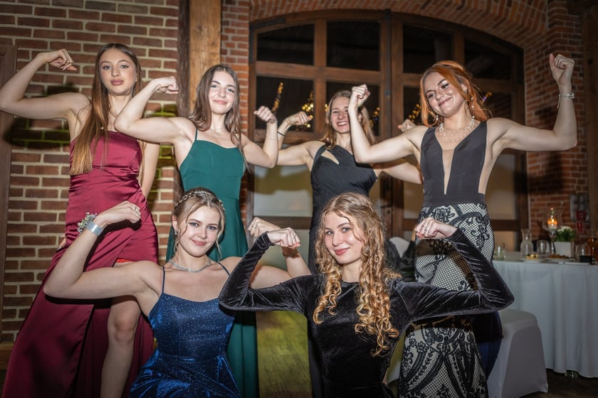 Studni&oacute;wka III LO im. Adama Mickiewicza we Wrocławiu (10 lutego 2024)