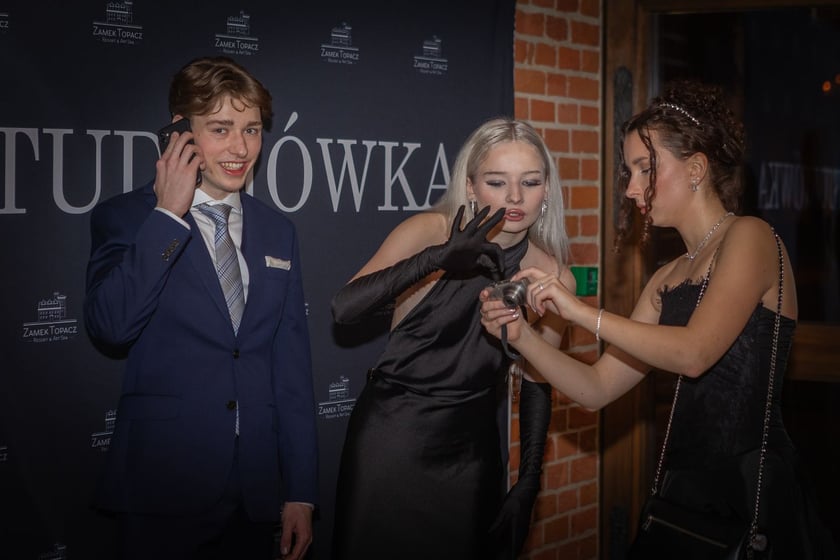 Studni&oacute;wka III LO im. Adama Mickiewicza we Wrocławiu (10 lutego 2024)